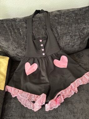 NEW Sugar Thrillz Black Pink Shorts Jumper w/ Lace Heart Button Pockets KAWAII